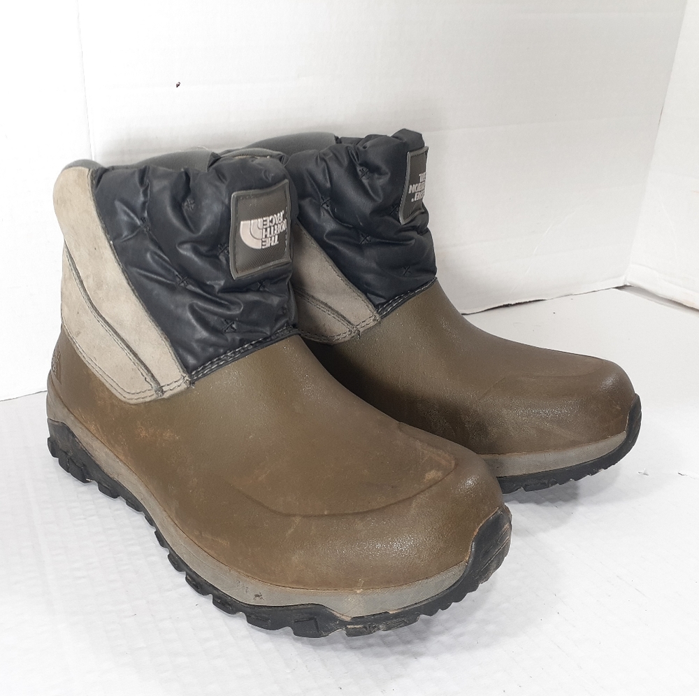 THe North Face women icepick Thermoball Snow boots size 8